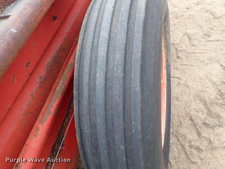 image for item FL9552 New Holland 520 manure spreader