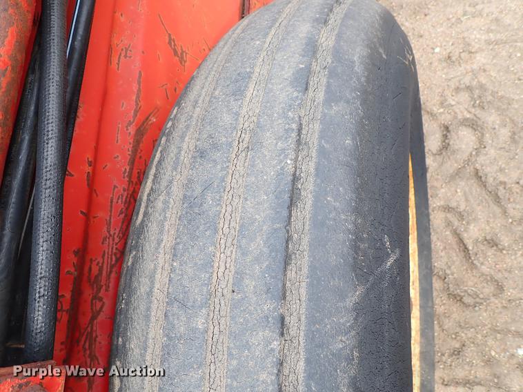 image for item FL9552 New Holland 520 manure spreader