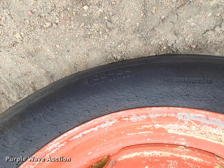 image for item FL9552 New Holland 520 manure spreader