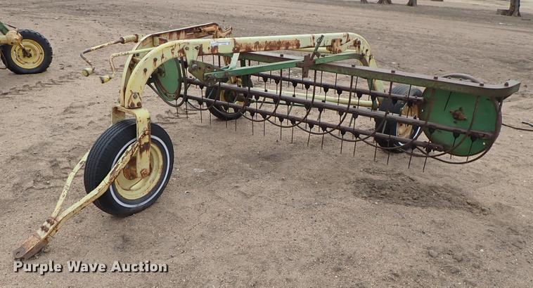 image for item FL9559 John Deere 640 hay rake