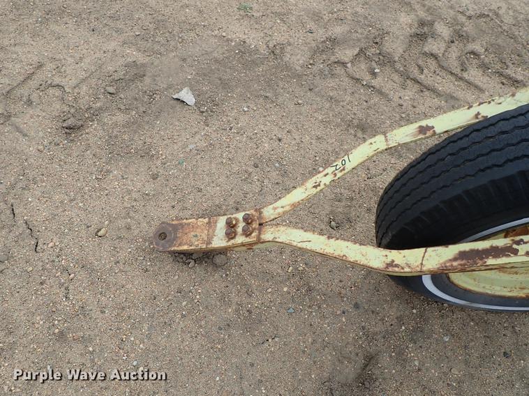 image for item FL9559 John Deere 640 hay rake