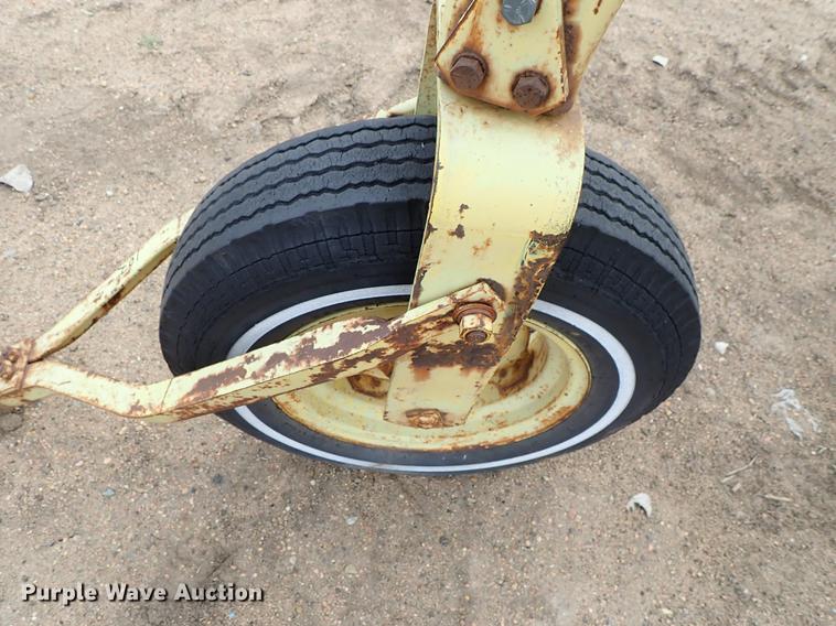 image for item FL9559 John Deere 640 hay rake