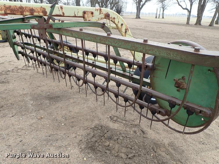 image for item FL9559 John Deere 640 hay rake