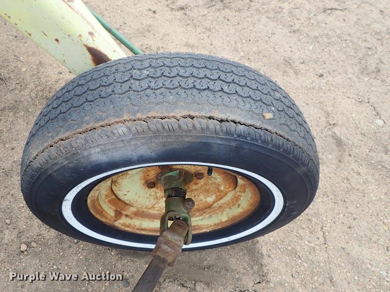 image for item FL9559 John Deere 640 hay rake