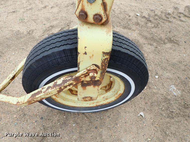 image for item FL9559 John Deere 640 hay rake