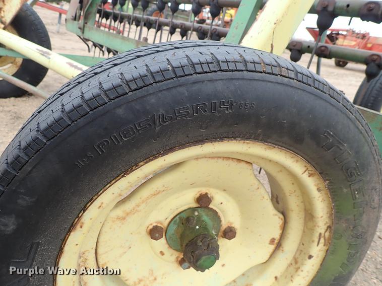 image for item FL9559 John Deere 640 hay rake