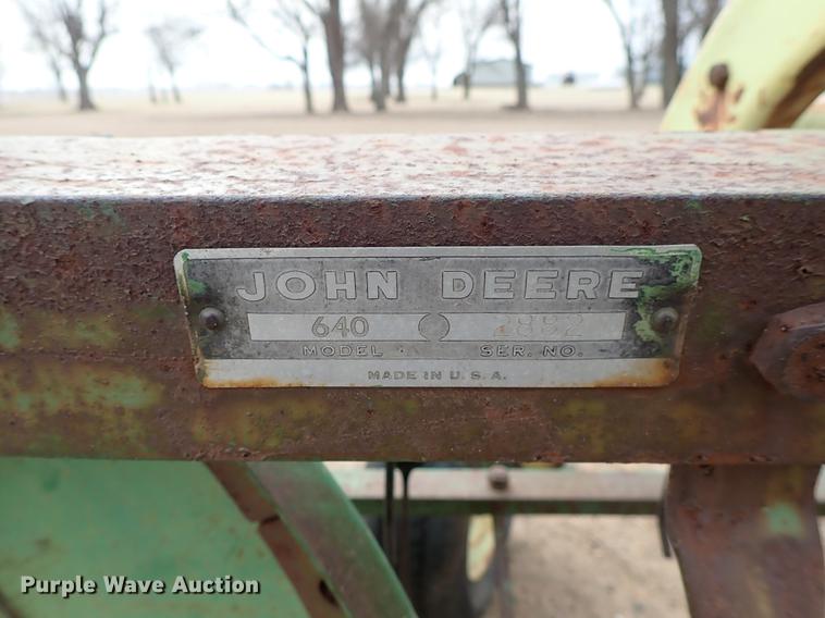 image for item FL9559 John Deere 640 hay rake