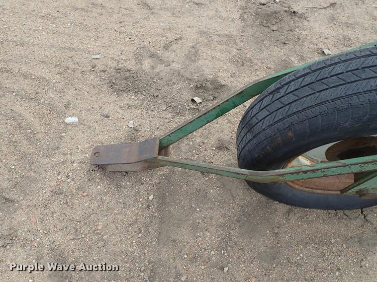 image for item FL9560 John Deere 660 hay rake