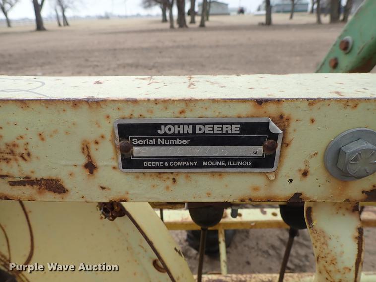 image for item FL9560 John Deere 660 hay rake