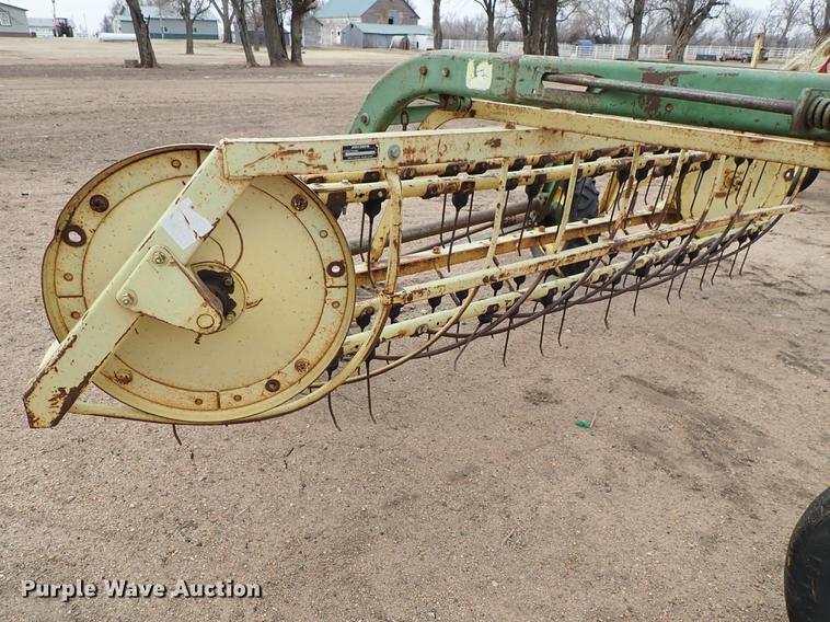 image for item FL9560 John Deere 660 hay rake