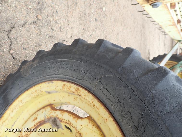 image for item FL9560 John Deere 660 hay rake