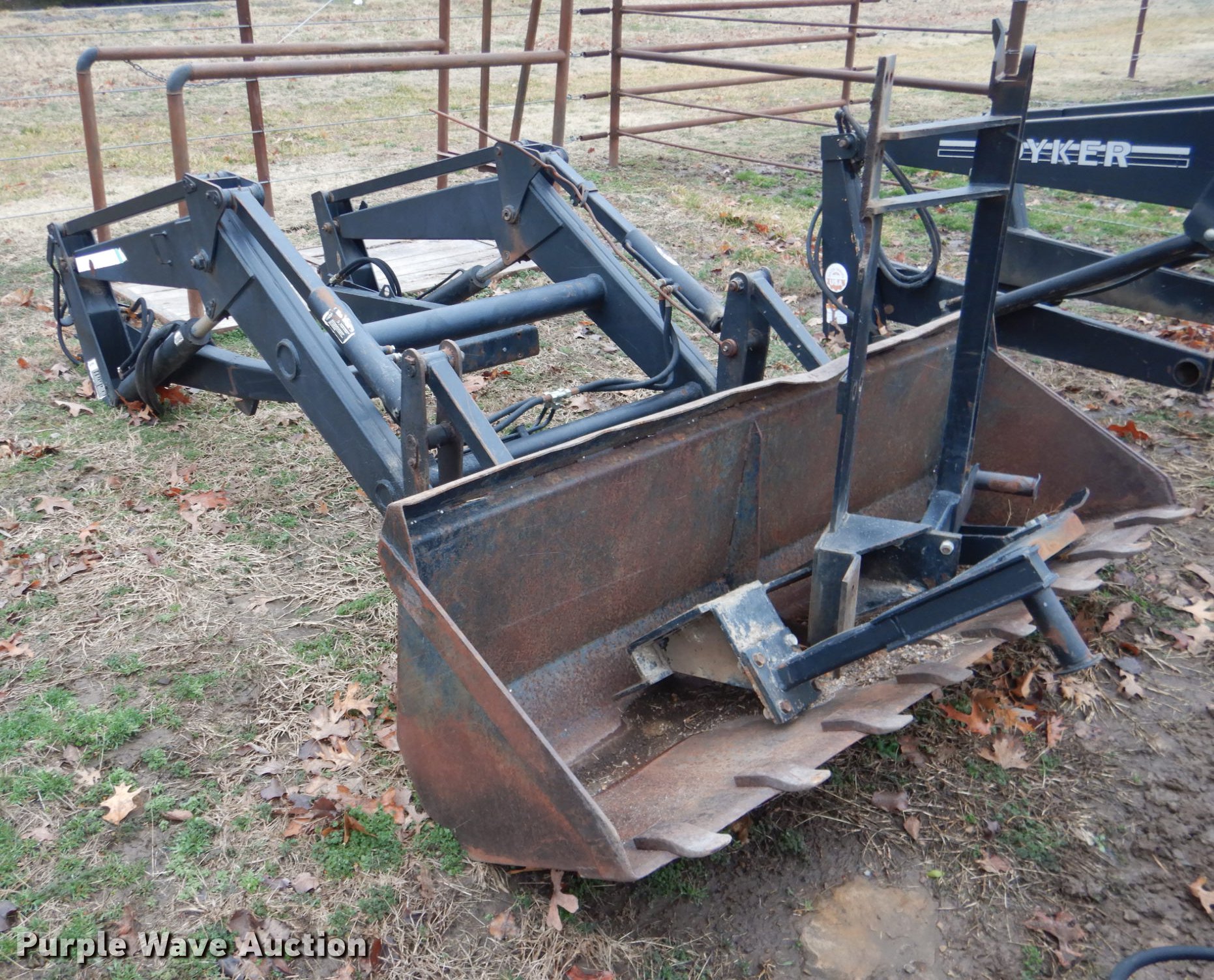 Memo loader in Stilwell, OK Item BE9305 sold Purple Wave