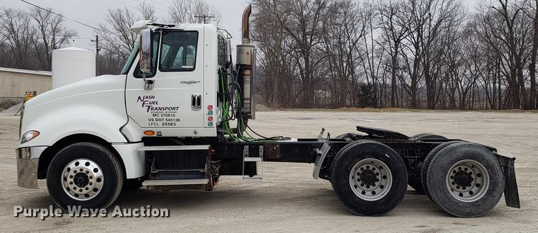 image for item AV9310 2014 International ProStar semi truck
