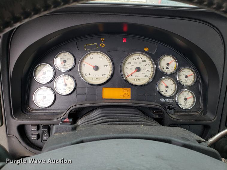 image for item AV9310 2014 International ProStar semi truck