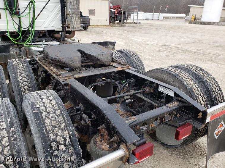 image for item AV9310 2014 International ProStar semi truck