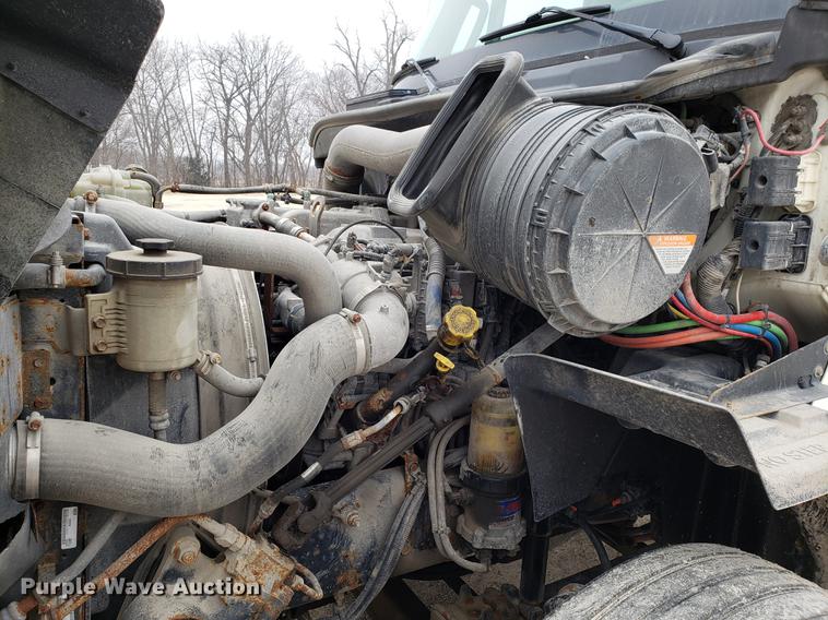 image for item AV9310 2014 International ProStar semi truck