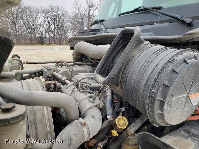 image for item AV9310 2014 International ProStar semi truck