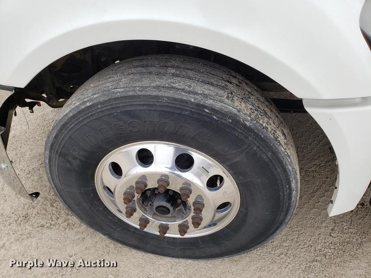 image for item AV9310 2014 International ProStar semi truck