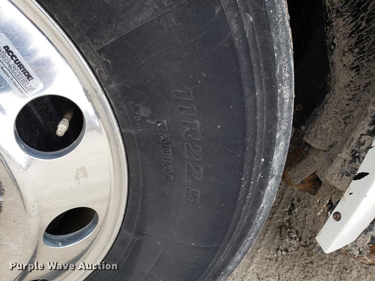 image for item AV9310 2014 International ProStar semi truck