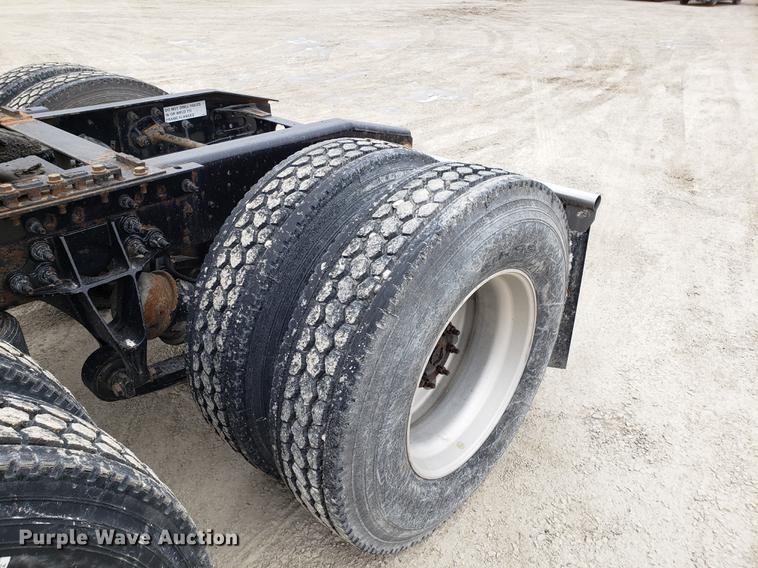 image for item AV9310 2014 International ProStar semi truck