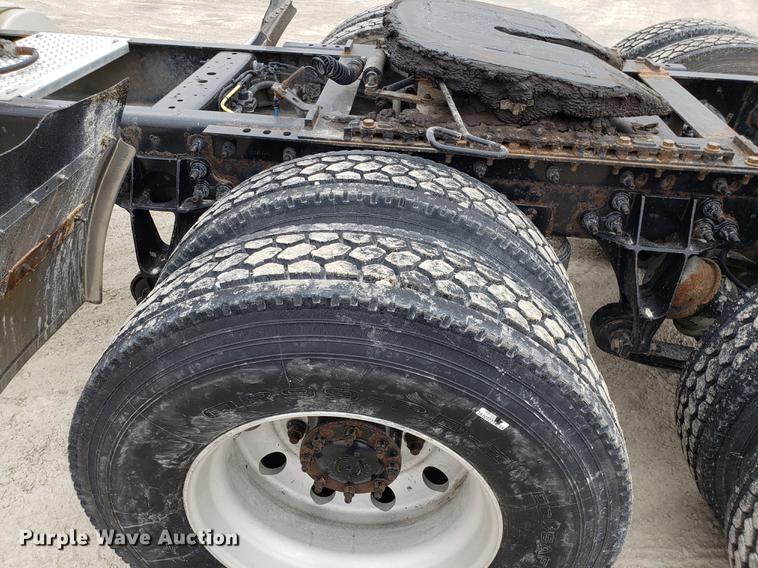 image for item AV9310 2014 International ProStar semi truck