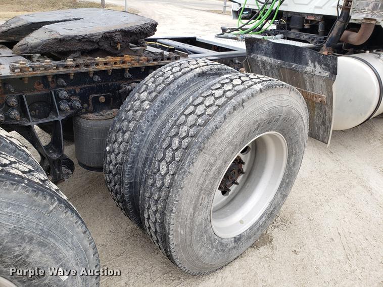 image for item AV9310 2014 International ProStar semi truck