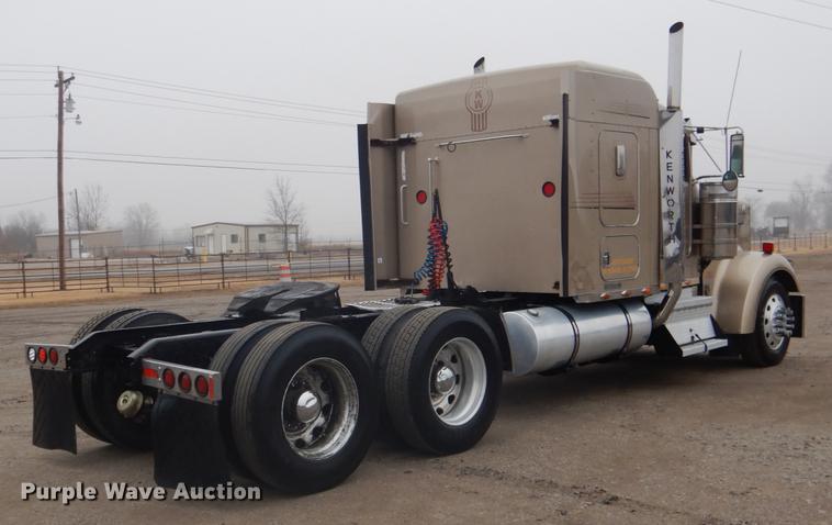 image for item BE9310 2003 Kenworth W900 semi truck