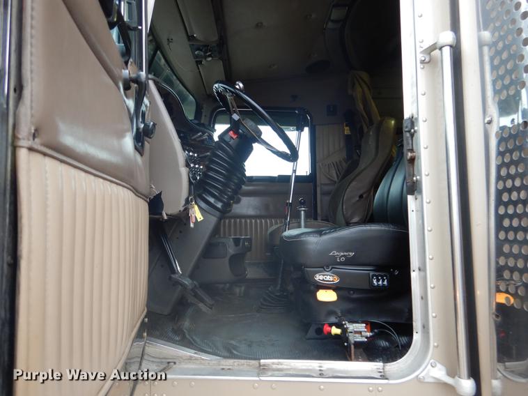 image for item BE9310 2003 Kenworth W900 semi truck