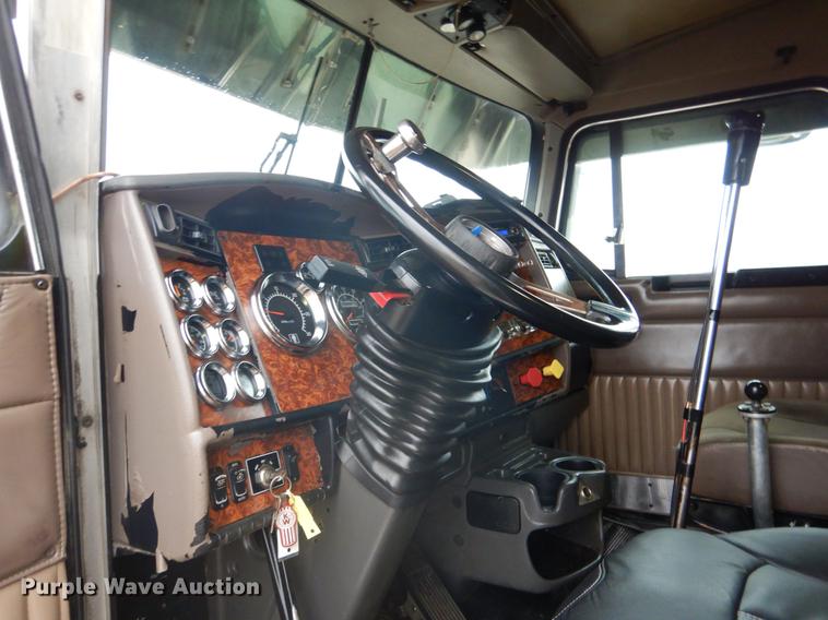 image for item BE9310 2003 Kenworth W900 semi truck