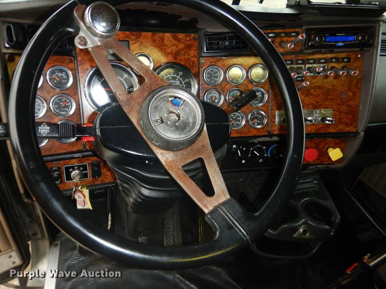 image for item BE9310 2003 Kenworth W900 semi truck