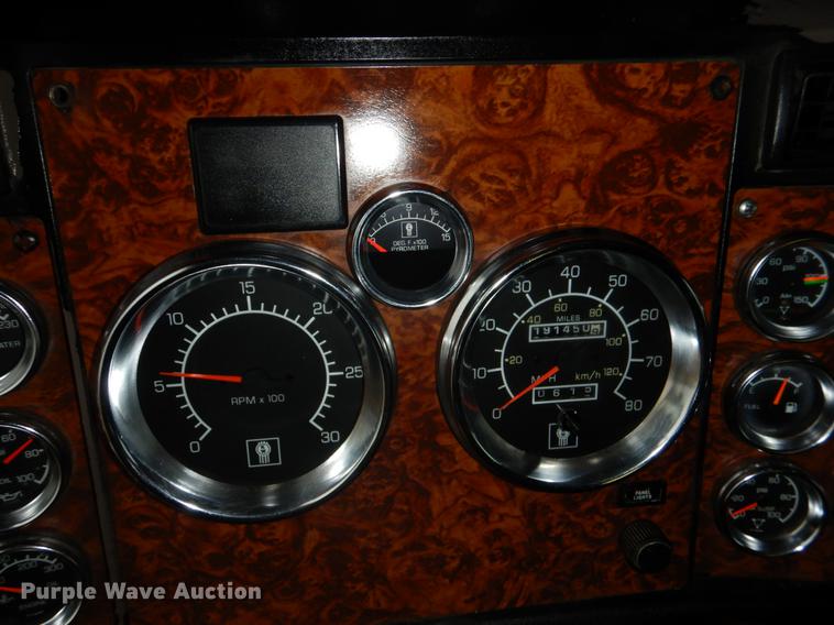 image for item BE9310 2003 Kenworth W900 semi truck