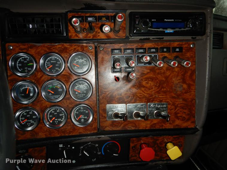 image for item BE9310 2003 Kenworth W900 semi truck