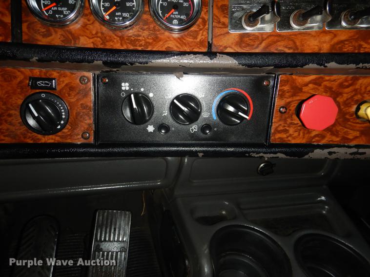 image for item BE9310 2003 Kenworth W900 semi truck