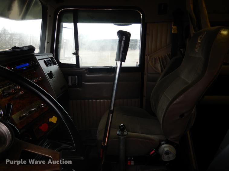 image for item BE9310 2003 Kenworth W900 semi truck