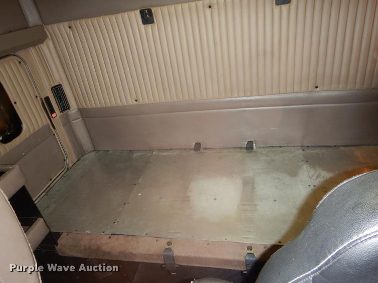 image for item BE9310 2003 Kenworth W900 semi truck