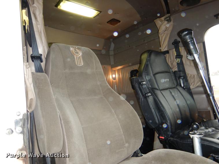 image for item BE9310 2003 Kenworth W900 semi truck