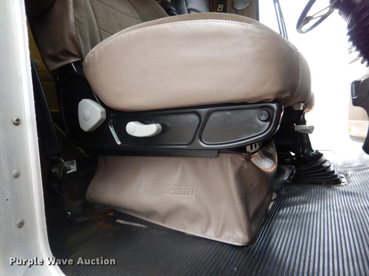 image for item BE9310 2003 Kenworth W900 semi truck