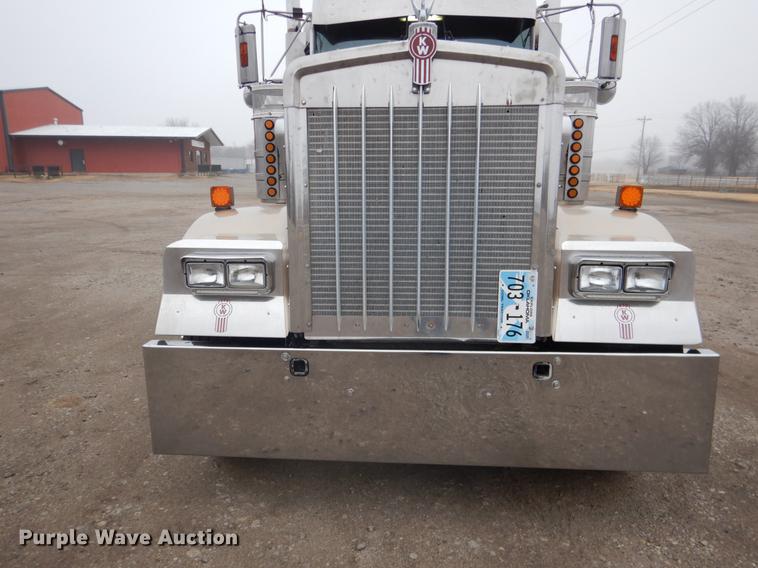image for item BE9310 2003 Kenworth W900 semi truck