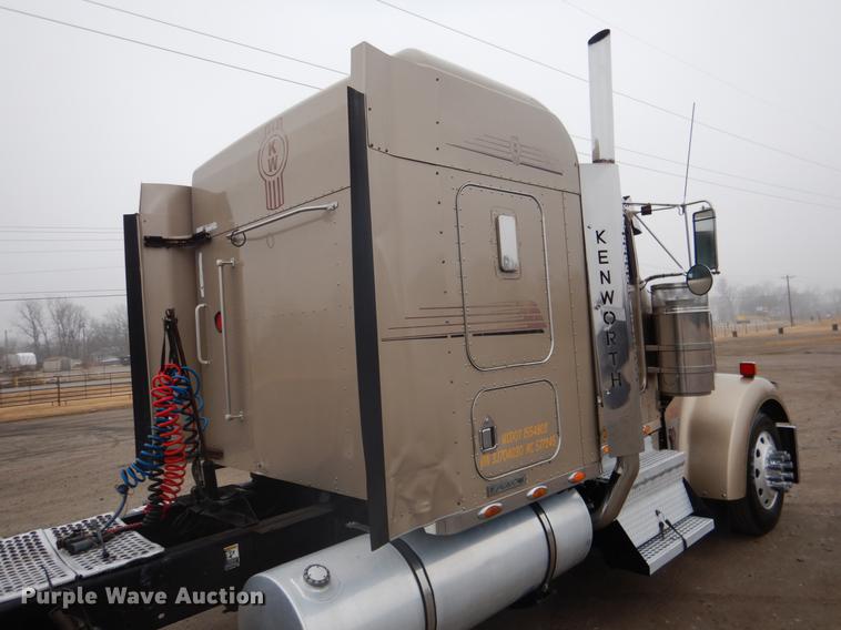 image for item BE9310 2003 Kenworth W900 semi truck