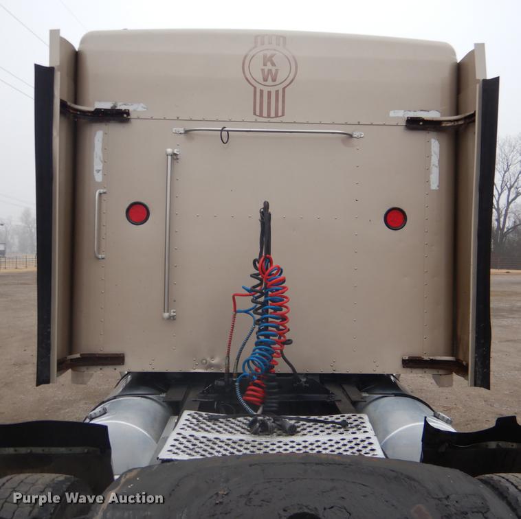 image for item BE9310 2003 Kenworth W900 semi truck