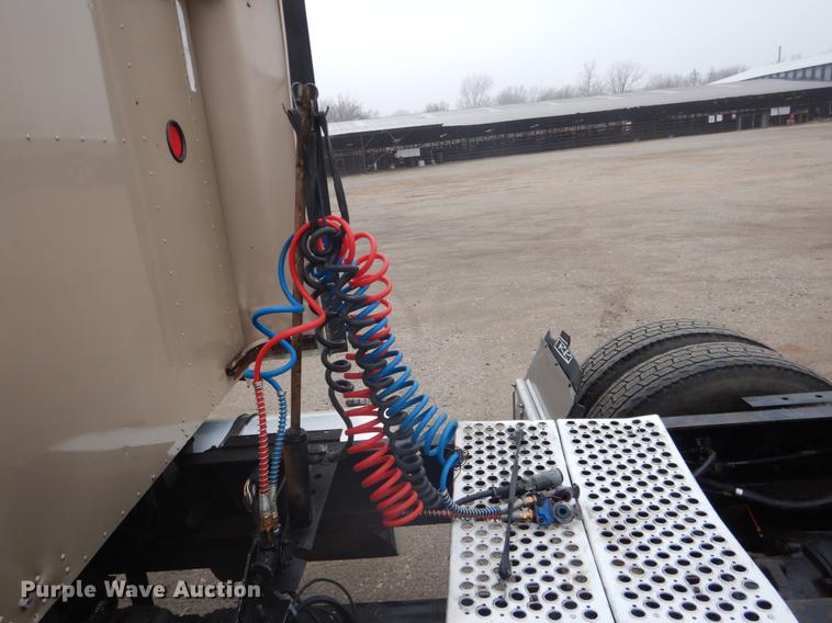 image for item BE9310 2003 Kenworth W900 semi truck