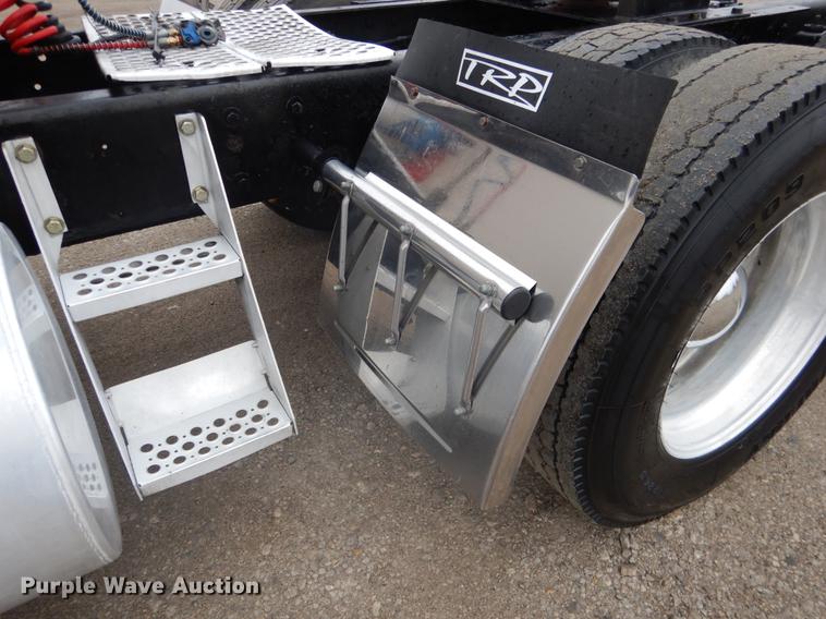 image for item BE9310 2003 Kenworth W900 semi truck