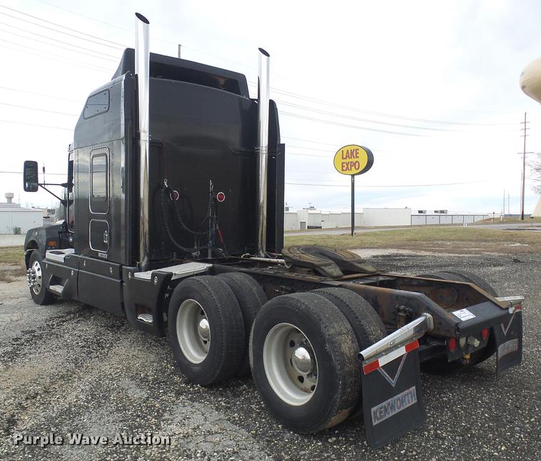 image for item DB2152 2004 Kenworth T600 semi truck