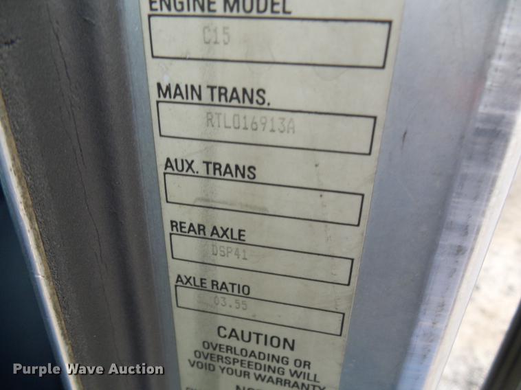 image for item DB2152 2004 Kenworth T600 semi truck