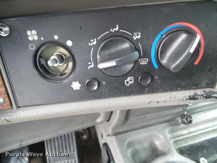 image for item DB2152 2004 Kenworth T600 semi truck