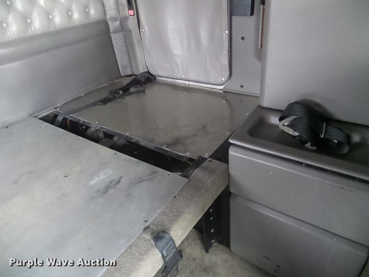 image for item DB2152 2004 Kenworth T600 semi truck