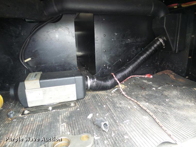 image for item DB2152 2004 Kenworth T600 semi truck