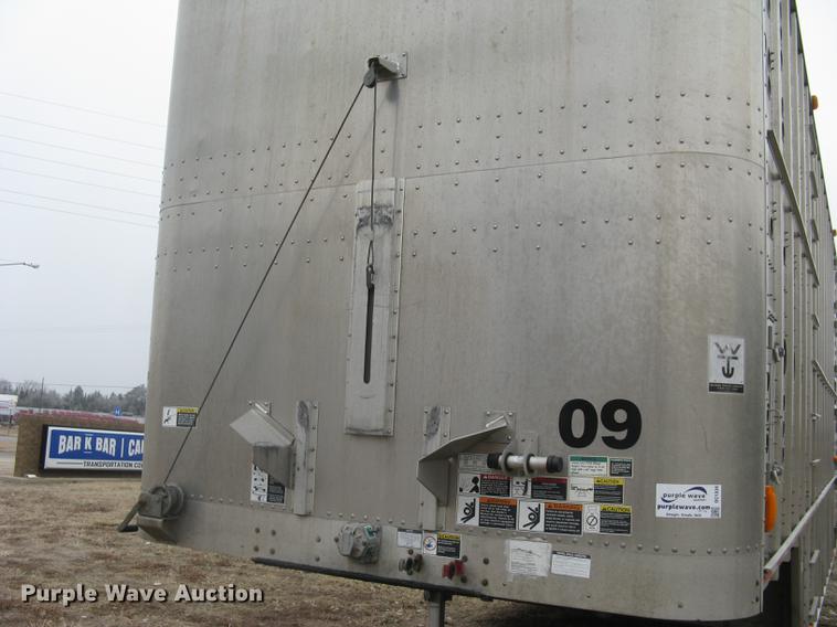 image for item DC1334 2011 Wilson Silver Star PSDCL-402 livestock trailer