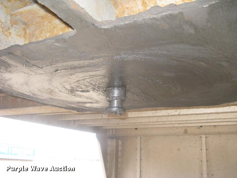 image for item DC1334 2011 Wilson Silver Star PSDCL-402 livestock trailer