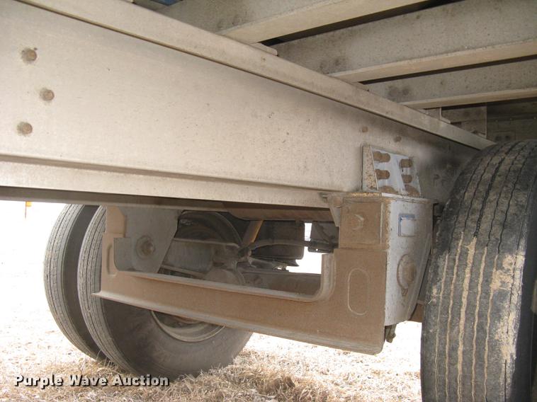 image for item DC1334 2011 Wilson Silver Star PSDCL-402 livestock trailer